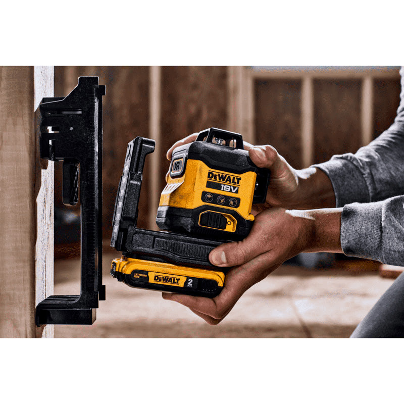 Combo Panneau de Gypse Méga : Tournevis DCF620 + Marteau DCH133 + Niveau DCLE34031N + 2 Batteries Dewalt 18V