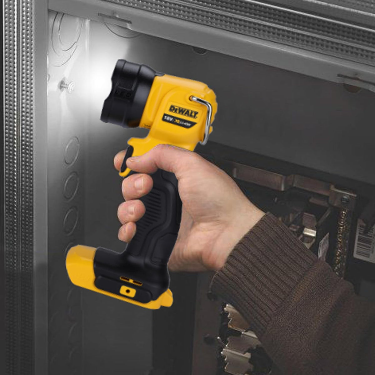 Lampe de poche Led tête rotative XR 18V Dewalt DCL040