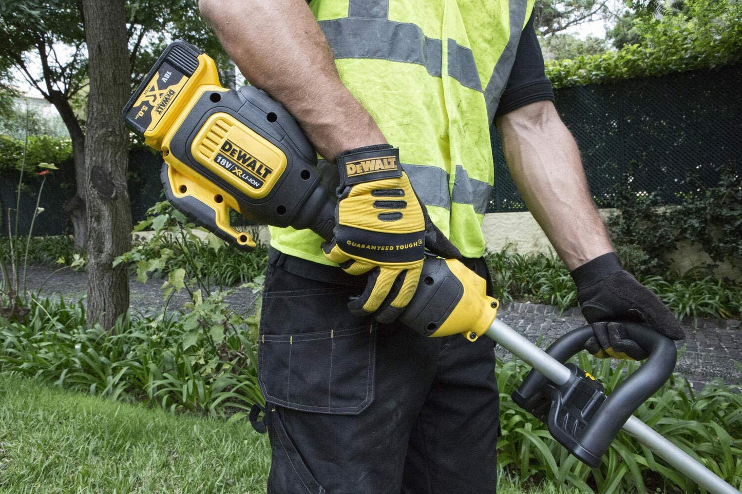 Dewalt DCM561P1 - Débroussailleuse sans balais XR 18 V 5,0 Ah 33 cm