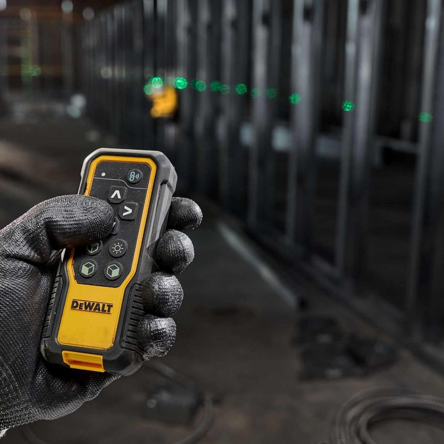 Dewalt XR 18V 3-Line 360° Green Self-Leveling Laser Level with Remote Control DCLE34035B