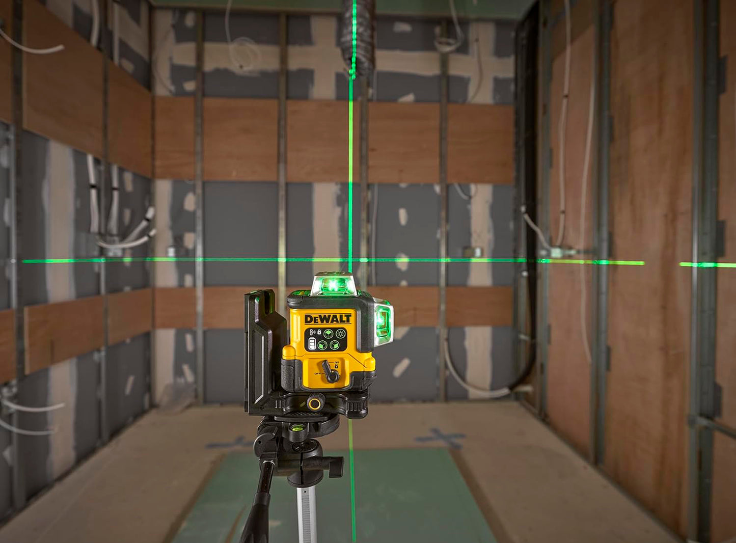 Nivel láser autonivelante USB-C Verde 3 lineas 360º Dewalt DCLE14361GB