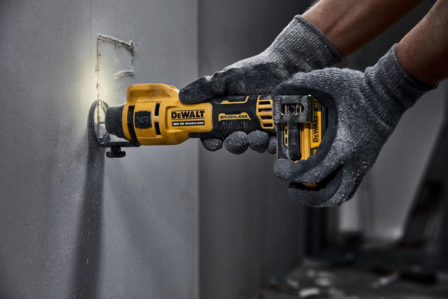 Scie à plâtre Dewalt DCE555N-XJ 18V XR