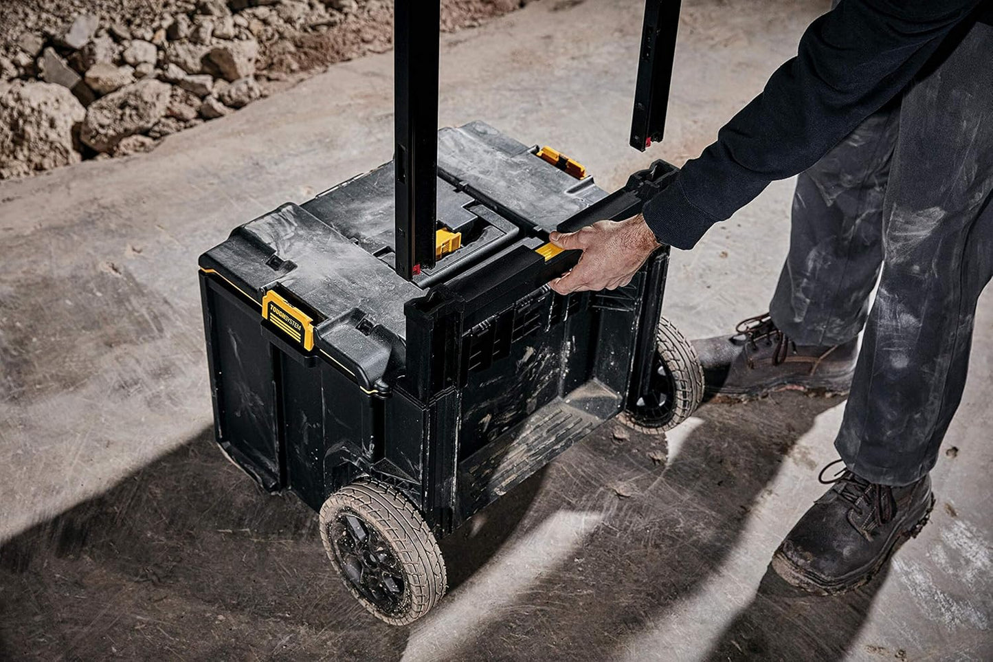 Gereedschapskist met handgreep en wieltjes TOUGHSYSTEM DS450 Dewalt DWST83295-1