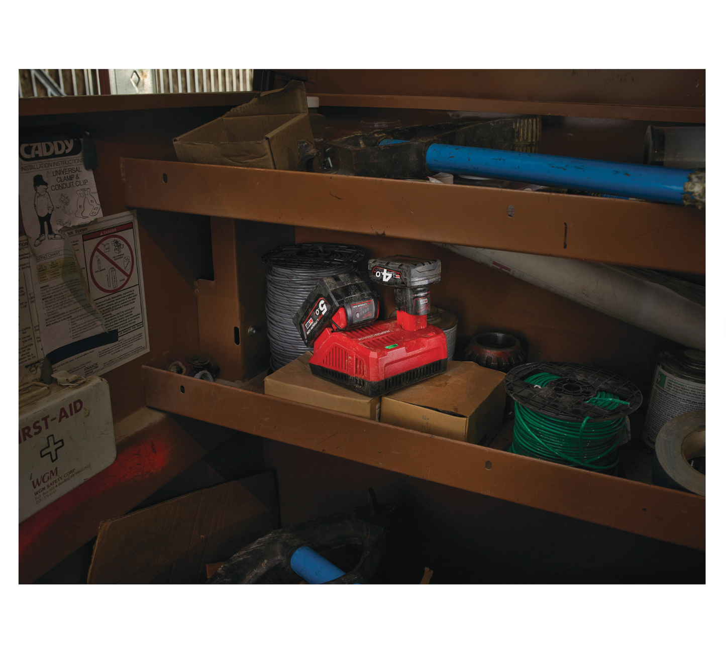 Perceuse à percussion Powerpack + Meuleuse + 2bat 5Ah + chargeur Milwaukee avec 2 valises M18 FPP2E3-502X