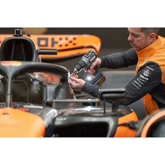 McLaren 18V 90Nm 13mm boorhamer met 2 x 4Ah batterijen + Dewalt DCD85MM2T koffer