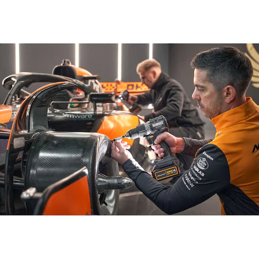 McLaren 18V 90Nm 13mm boorhamer met 2 x 4Ah batterijen + Dewalt DCD85MM2T koffer