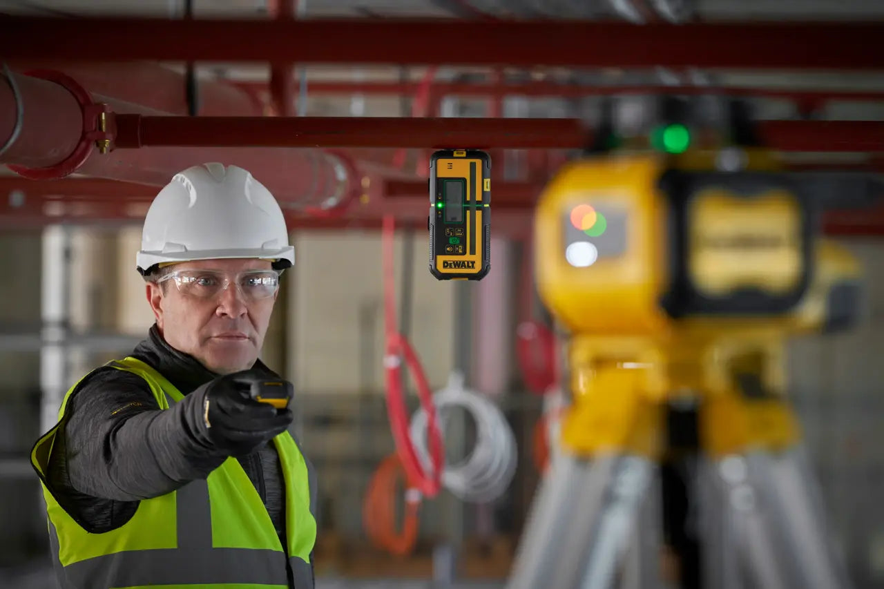 Dewalt DCLE15221G Self-Leveling Green USB-C 600 m Rotating Laser Level Kit with Detector