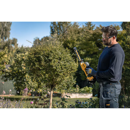 Dewalt DCMHT520N 18V XR 20cm Compact Hedge Trimmer