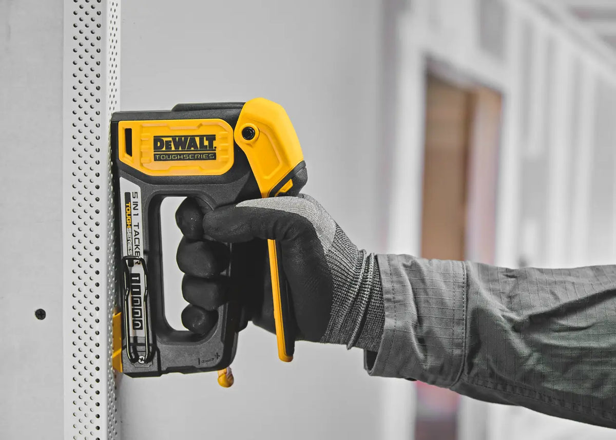 Agrafeuse 5 en 1 en fibre de carbone DeWalt DWHT70510-0