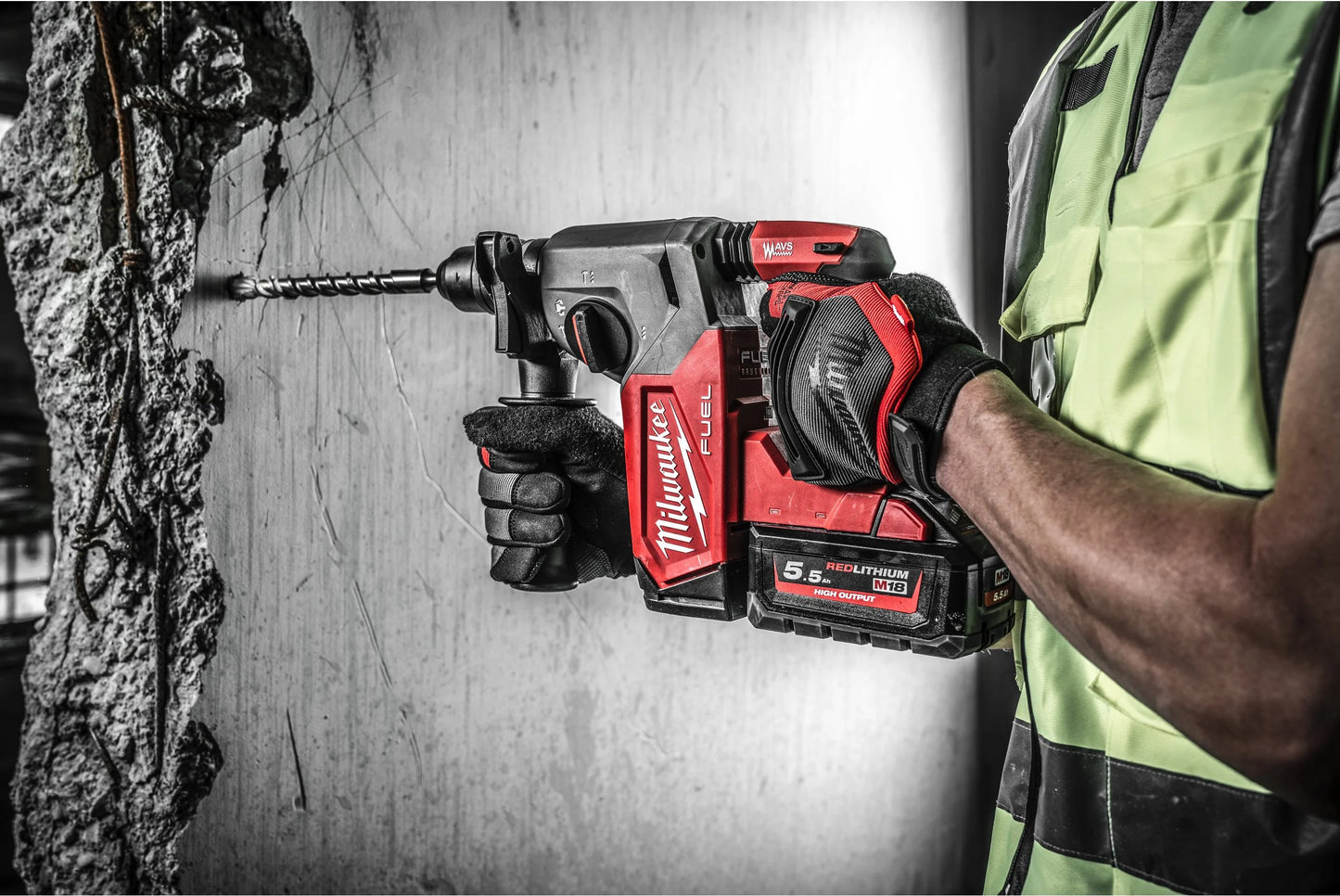 Marteau combiné SDS-Plus 26 mm avec Fixtec 2.5J + 2bat 5.5Ah + Chargeur + Mallette Milwaukee M18 FHX-552X