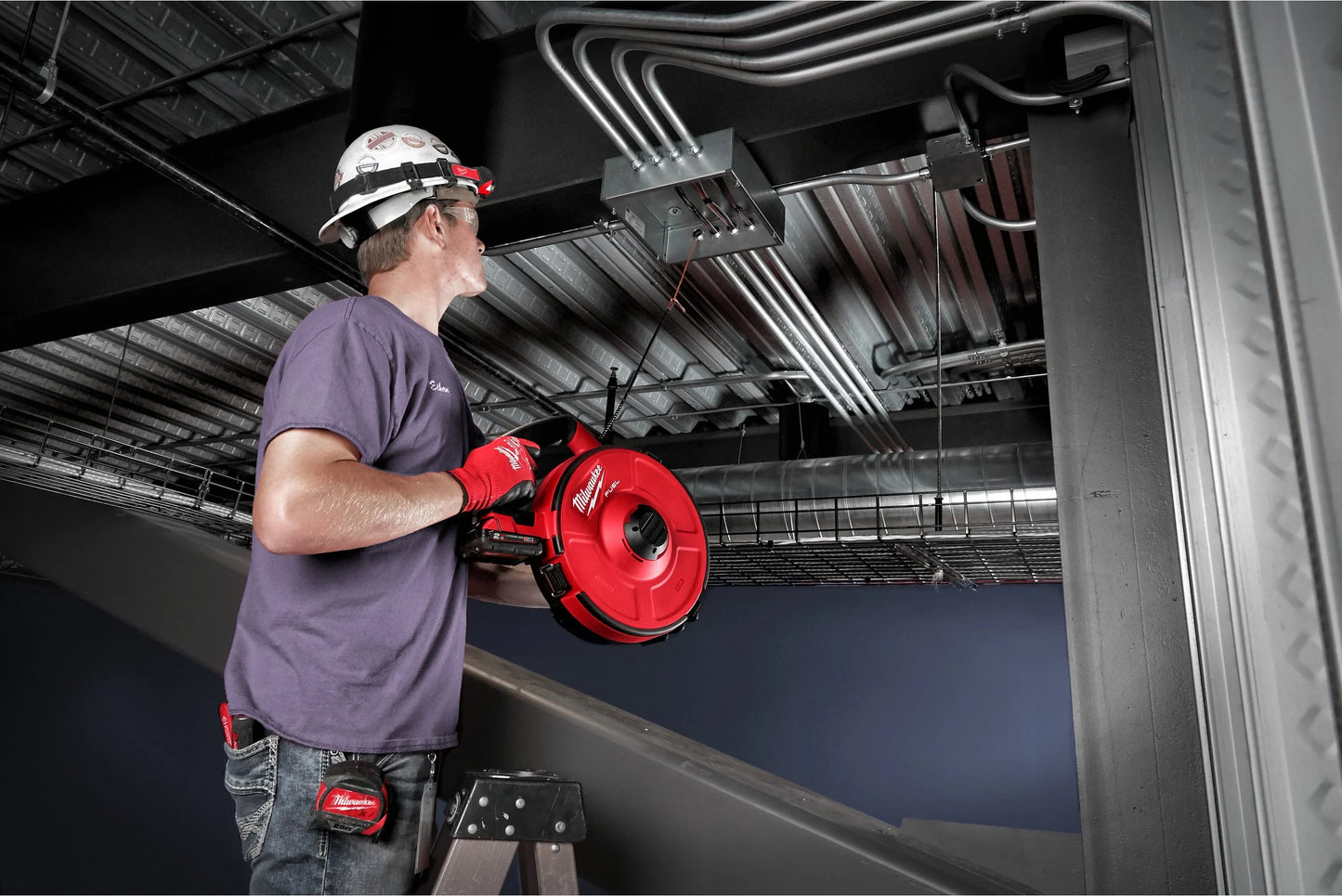Passe-câbles en acier M18 FUEL + 2 batteries 2 Ah + chargeur Milwaukee M18 FPFT-202, 36 m, kit ST