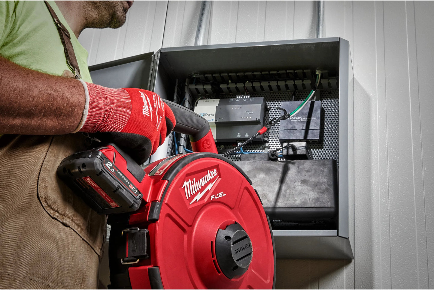 Passe-câbles en acier M18 FUEL + 2 batteries 2 Ah + chargeur Milwaukee M18 FPFT-202, 36 m, kit ST