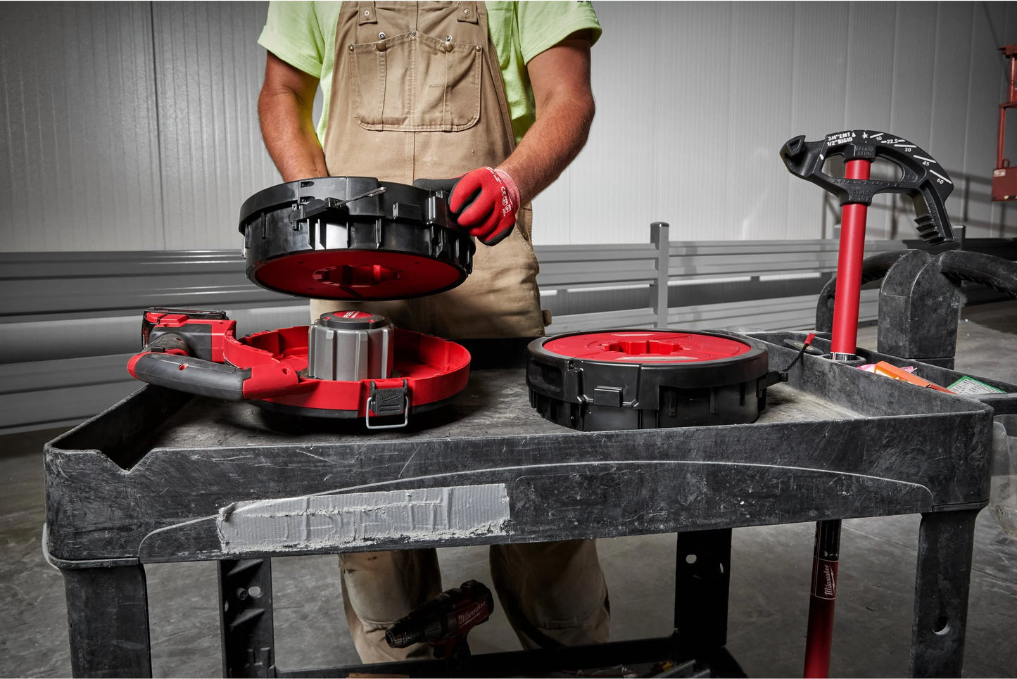 Passe-câbles en acier M18 FUEL + 2 batteries 2 Ah + chargeur Milwaukee M18 FPFT-202, 36 m, kit ST