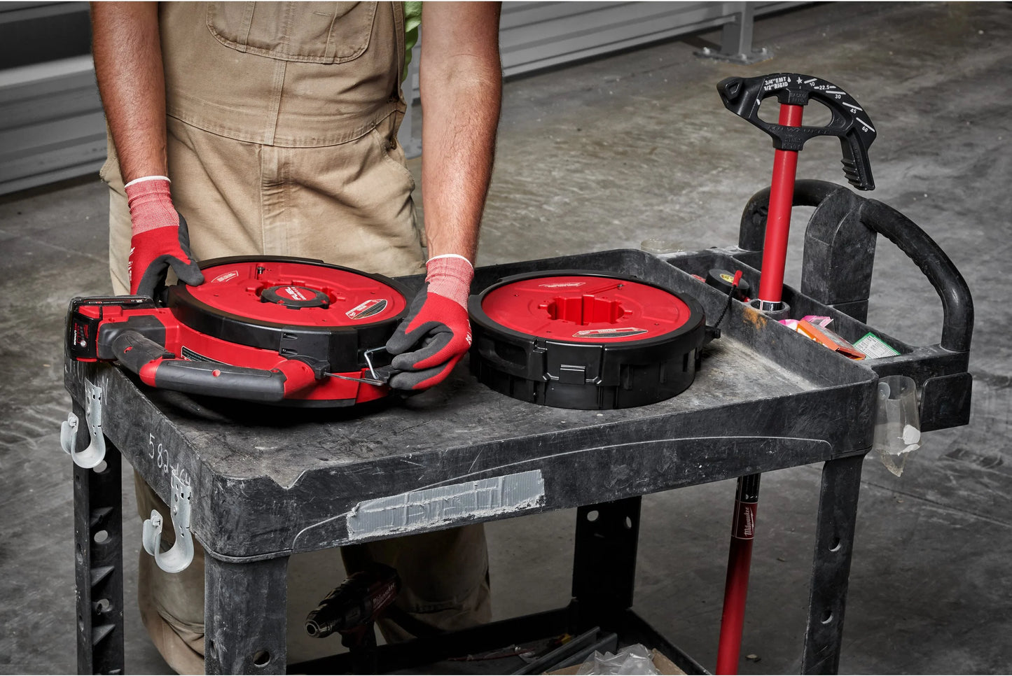 Passe-câbles en acier M18 FUEL + 2 batteries 2 Ah + chargeur Milwaukee M18 FPFT-202, 36 m, kit ST