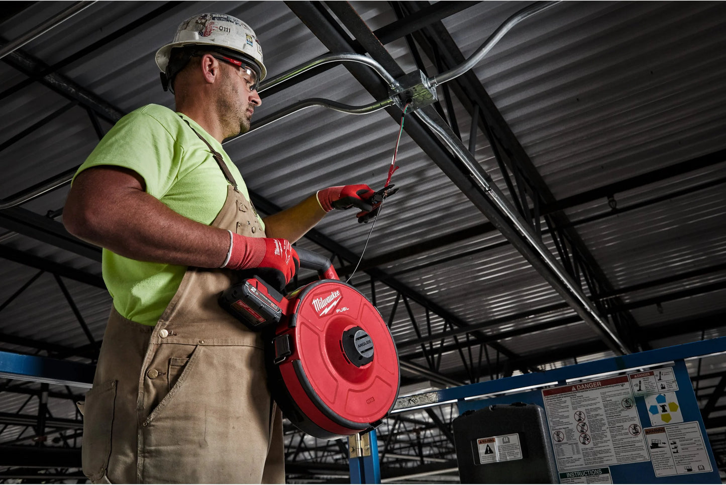 Passe-câbles en acier M18 FUEL + 2 batteries 2 Ah + chargeur Milwaukee M18 FPFT-202, 36 m, kit ST