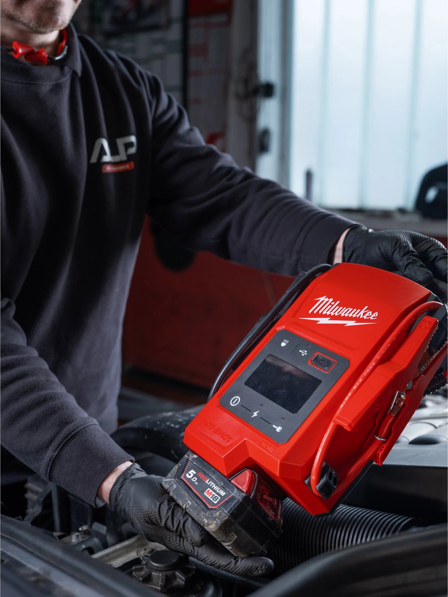 Arrancador para vehículo M18 2.000A Milwaukee