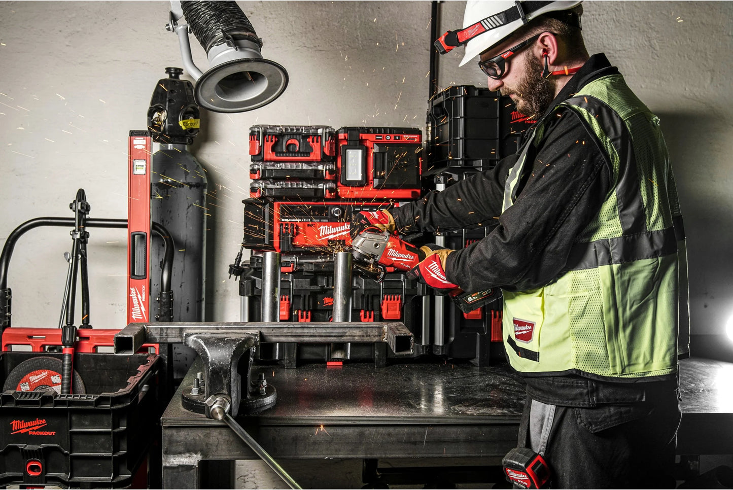 M18 125mm Fuel ONE-KEY haakse slijper met Milwaukee M18 koffer ONEFSAG125XB-0X