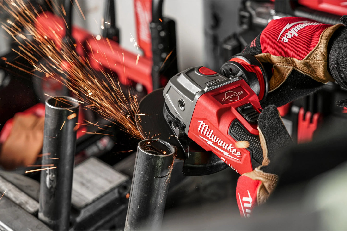M18 125mm Fuel ONE-KEY haakse slijper met Milwaukee M18 koffer ONEFSAG125XB-0X