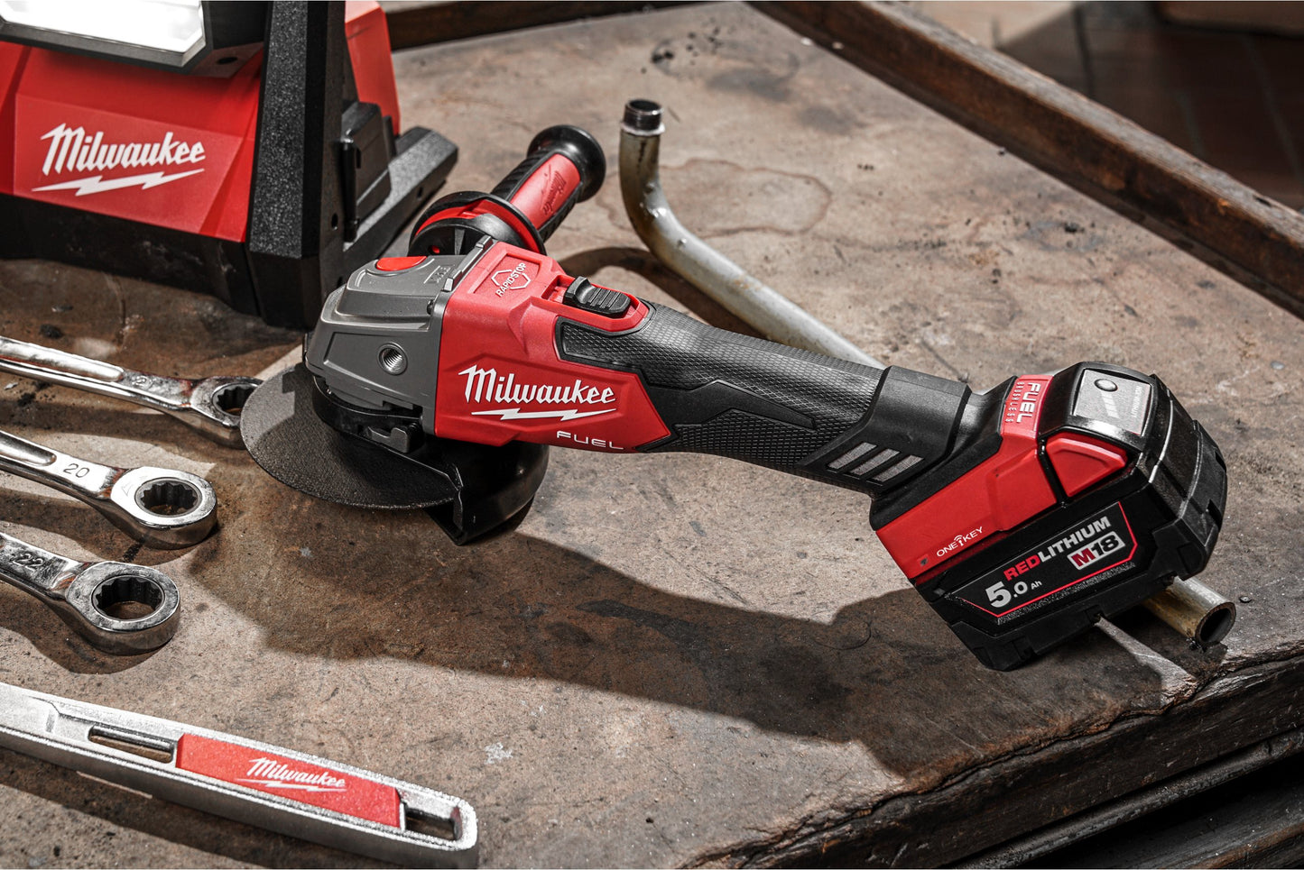 M18 125mm Fuel ONE-KEY haakse slijper met Milwaukee M18 koffer ONEFSAG125XB-0X