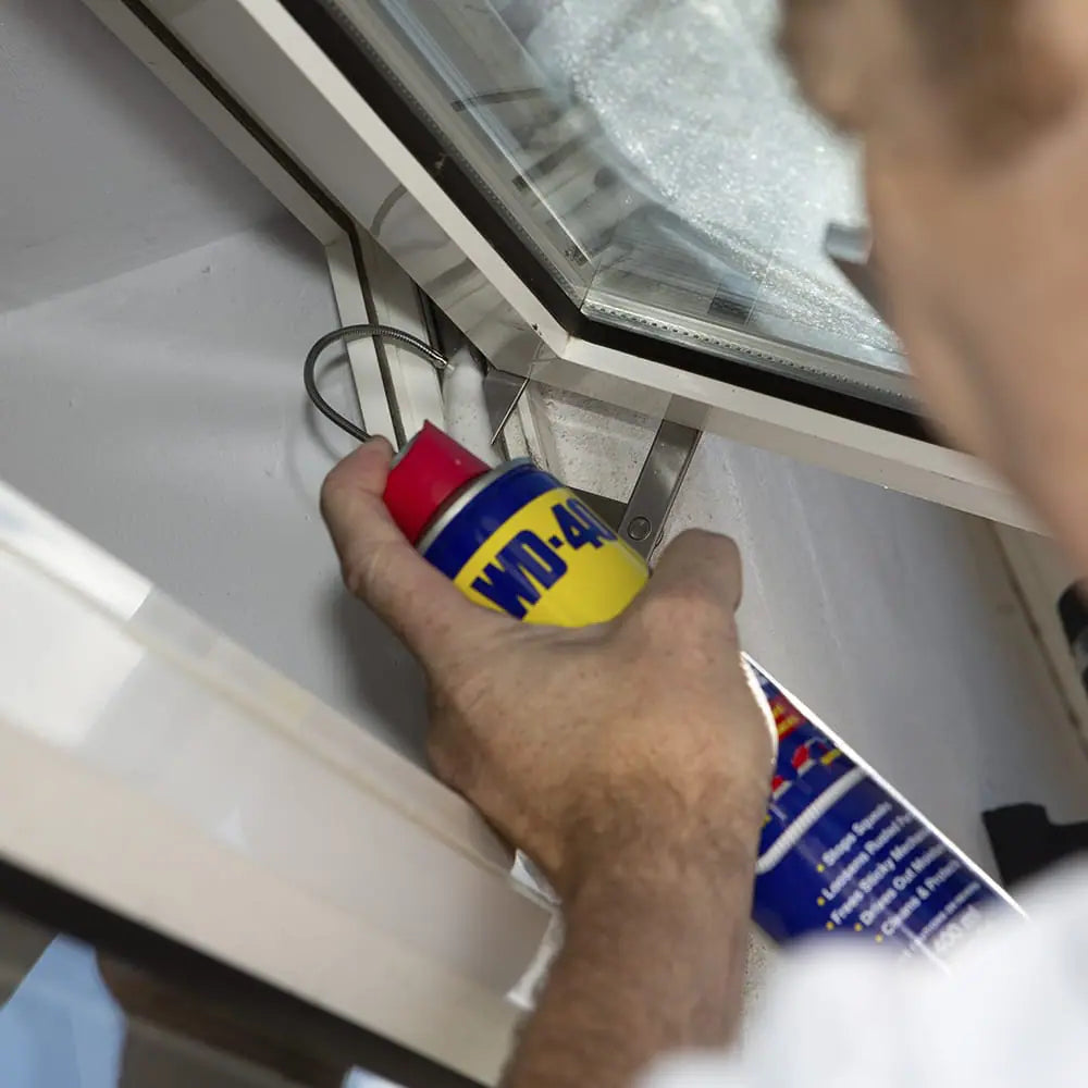 Huile multi-usages avec canule flexible 400 ml WD-40