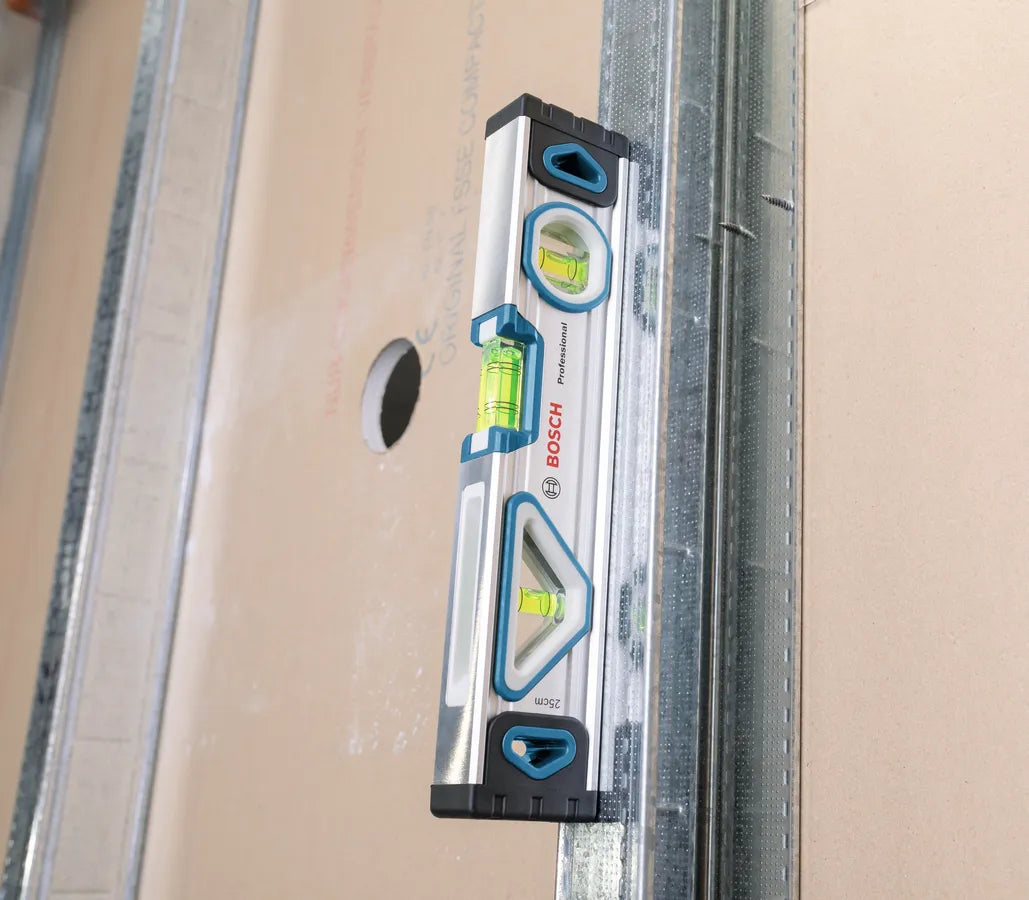 Set de destonilladores y herramientas manuales 19uds con maletín PRO Bosch