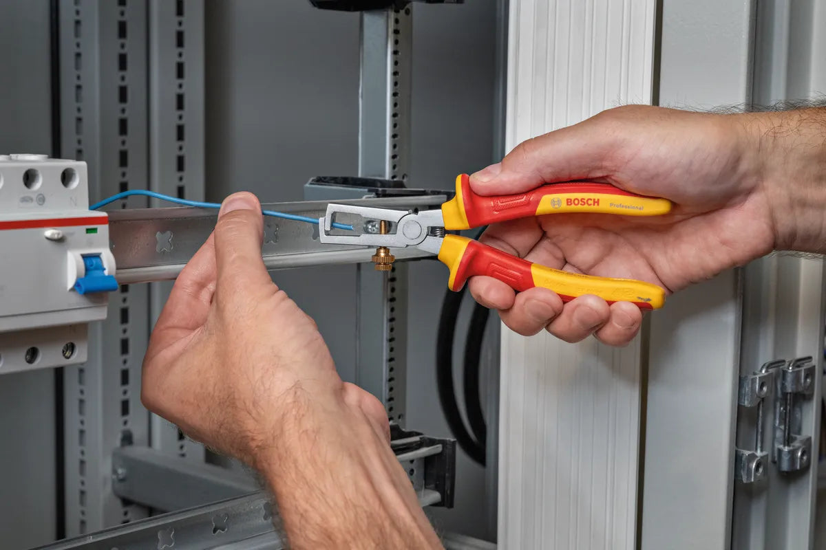 Ensemble d’électricien VDE de 37 pièces dans une mallette L-BOXX Bosch