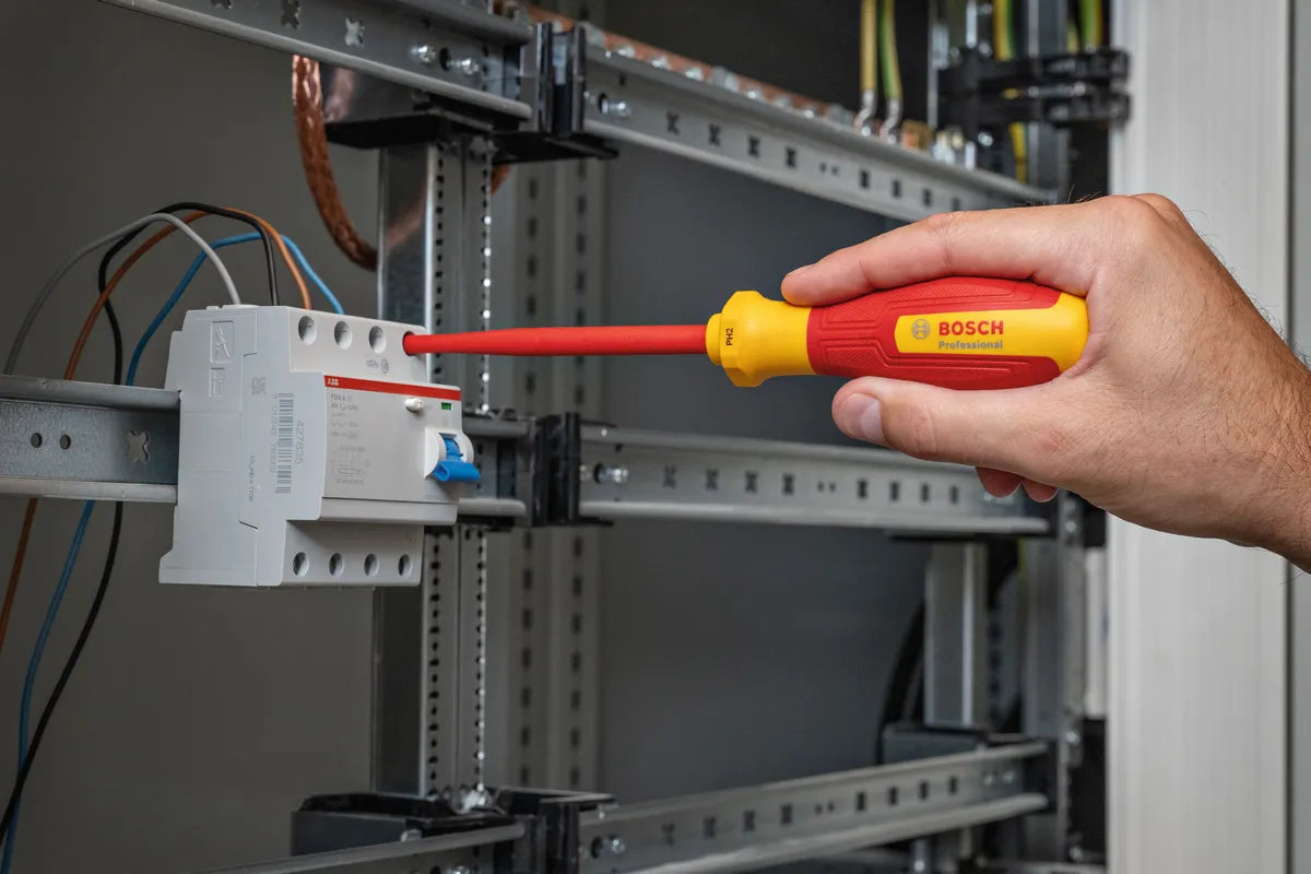 Ensemble d’électricien VDE de 37 pièces dans une mallette L-BOXX Bosch